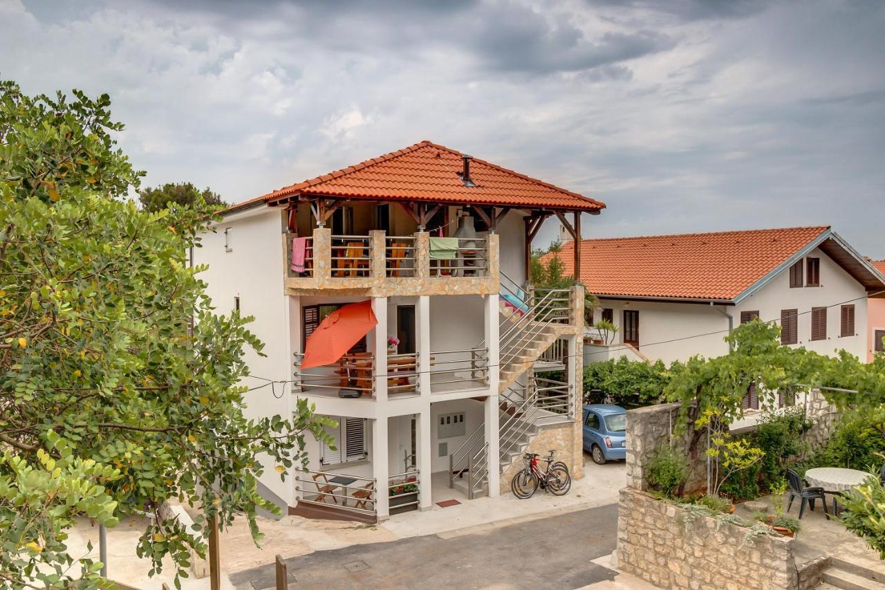 Calma Sea View Rooms Mali Lošinj Exterior foto