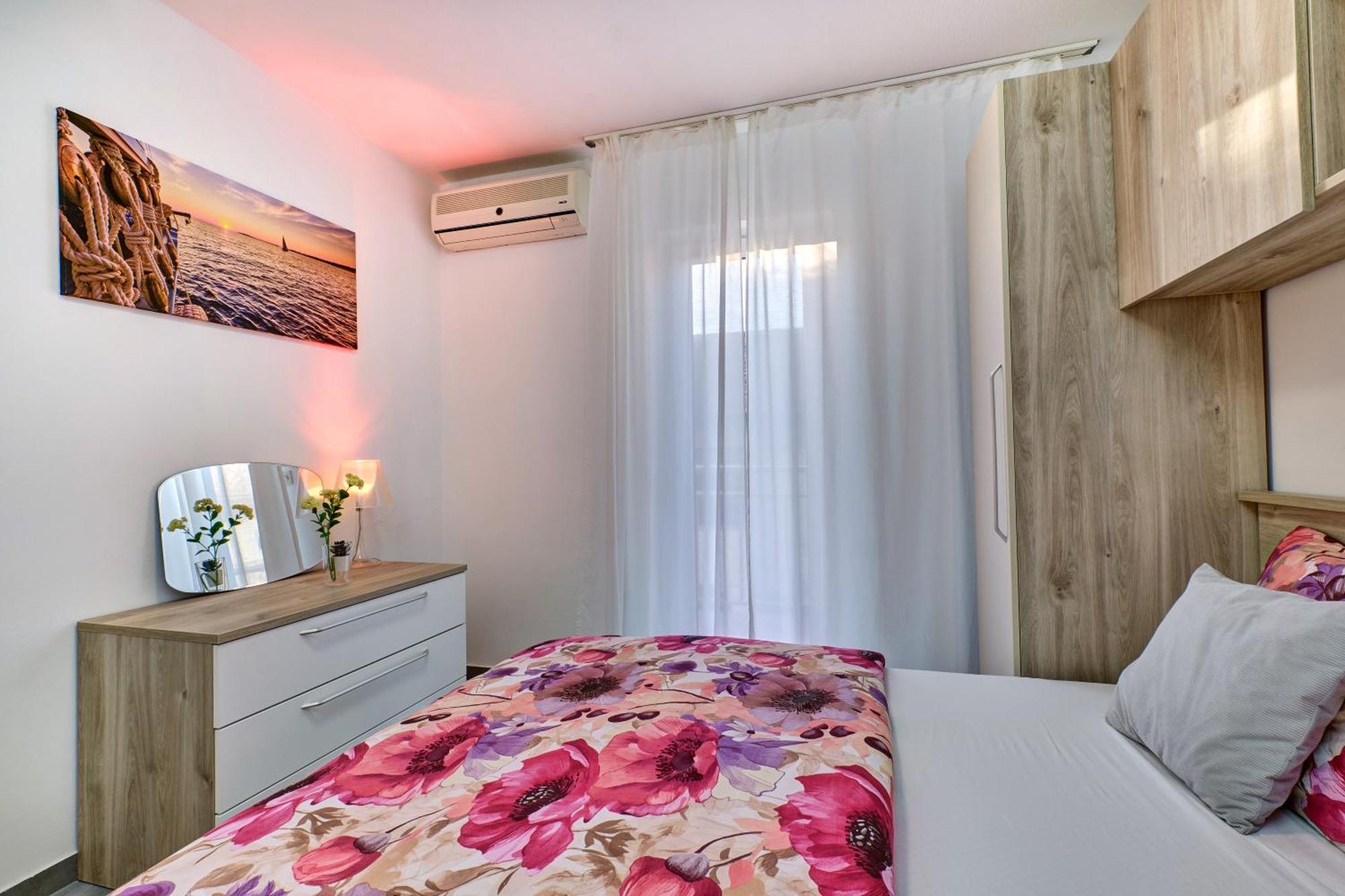 Calma Sea View Rooms Mali Lošinj Exterior foto