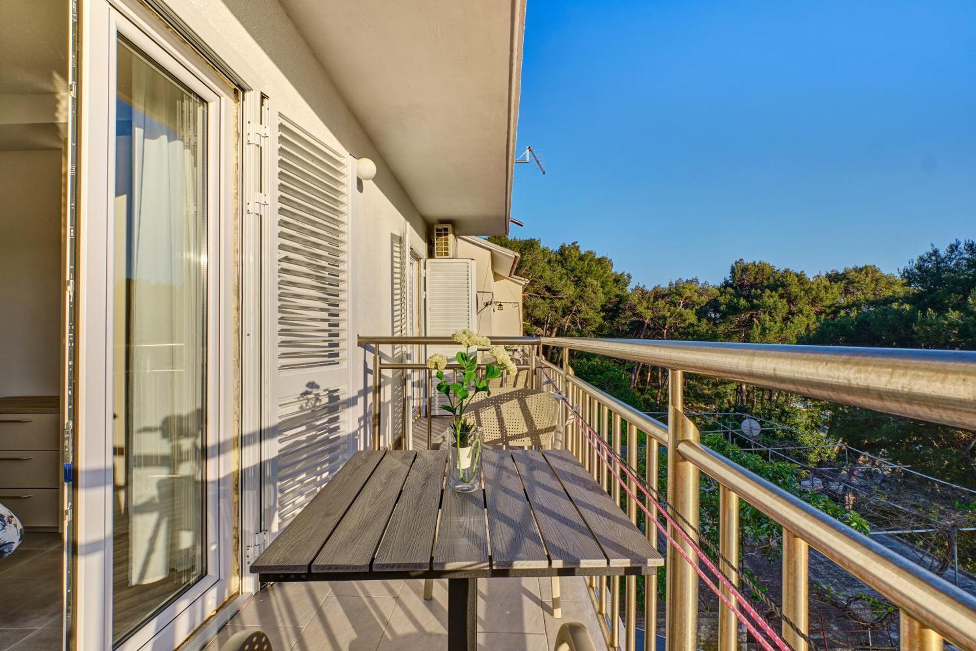 Calma Sea View Rooms Mali Lošinj Exterior foto